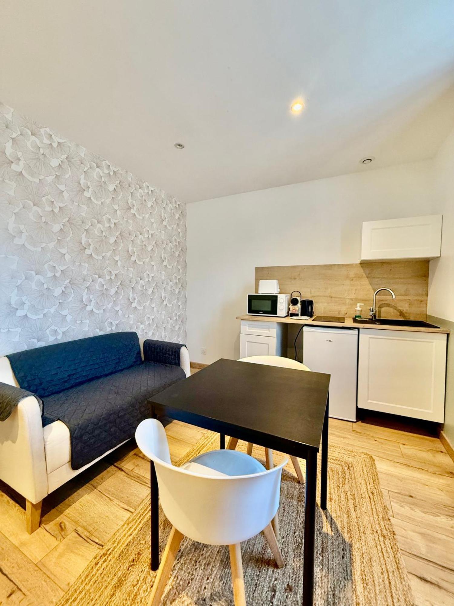 Limoges Sud-Lescinqsuites-L'Eden - Dabnb エクステリア 写真